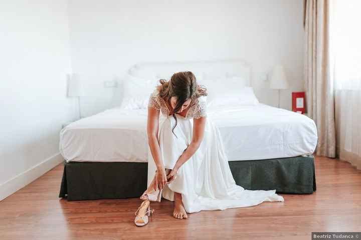 Qu'enlèveras-tu en premier de ton look de mariée ? - 1