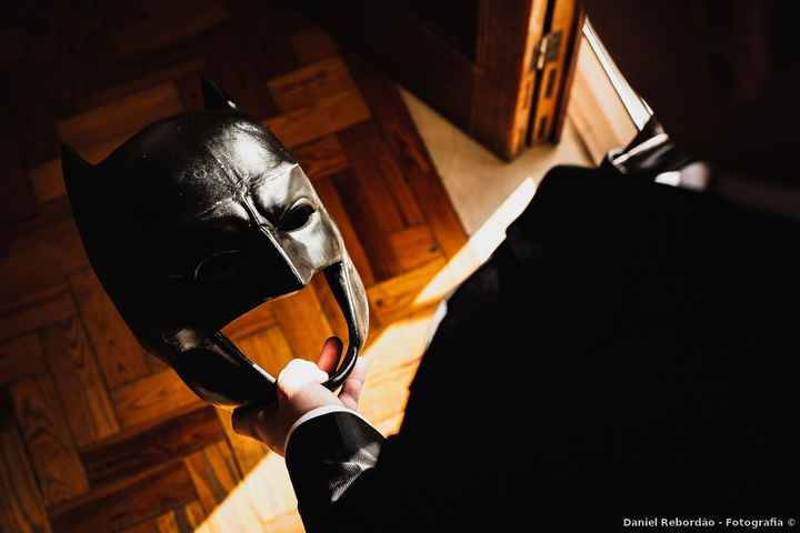 Et s'il portait le masque du batman pour te surprendre ? 😮 - 1