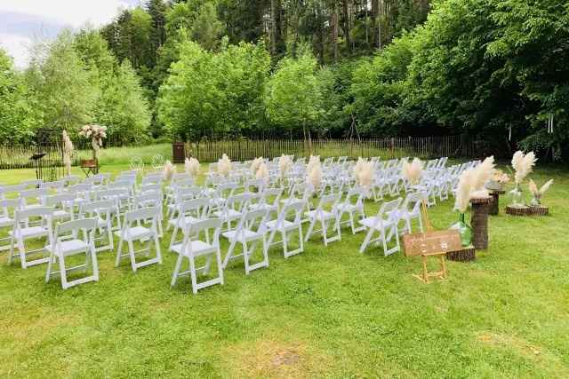 Officiant de cérémonie : professionnel ou proche ? 💍 - 1