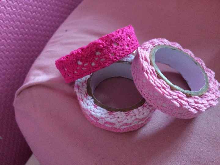 Dentelle autocollante 
