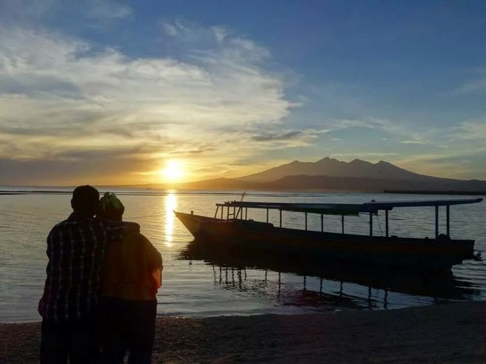 VDN - BALI - sunrise sur la plage de Gili Meno