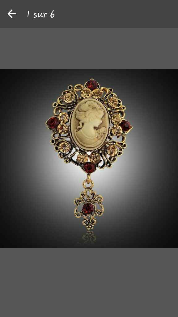 Broche ou collier - 1