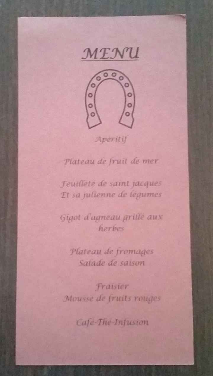 Le menu dans des mini bottes de foin