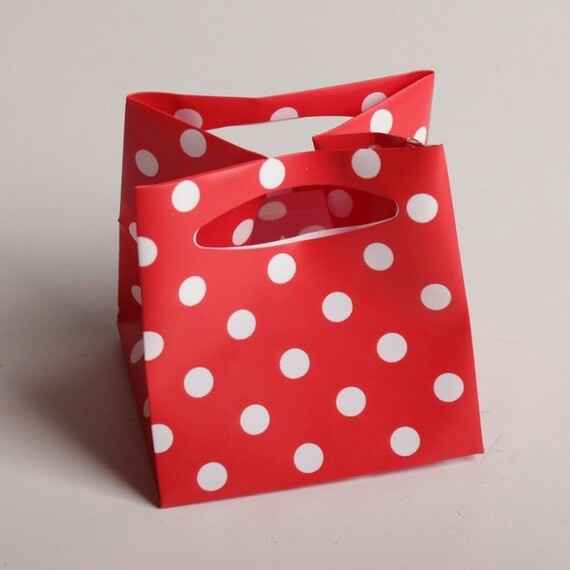 Decoration rouge à pois blancs - 1
