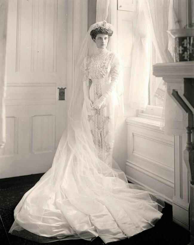 Modes "anciennes" nuptiales - 22