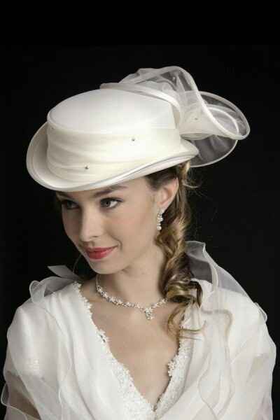 Mariées à chapeau. - 4