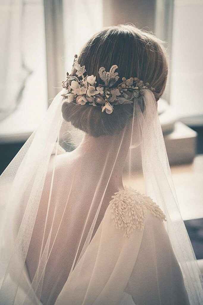 Coiffure : peigne + voile. - 3