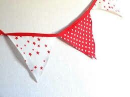 Decoration rouge à pois blancs - 8
