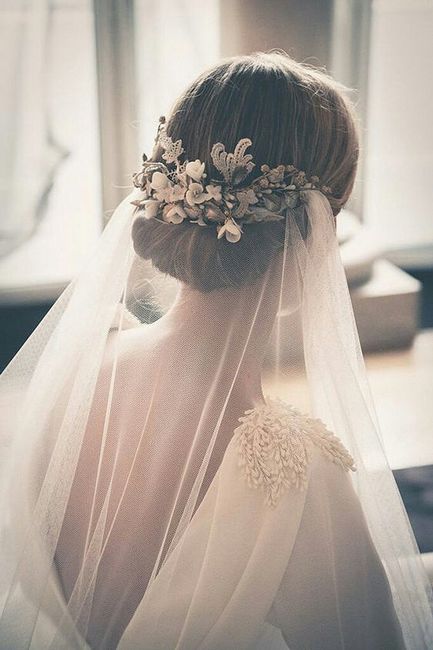 Coiffure : peigne + voile. - 3