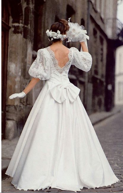 Petit délire : quel était le type de robe de mariée, l'année de ma naissance ? ( Oui, je sais, je ne
