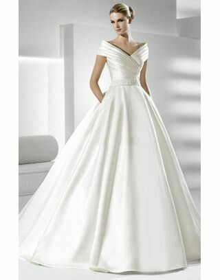 Robes de mariées en satin - 9