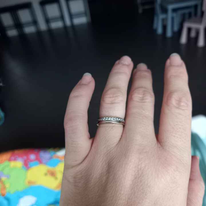 Ta bague de fiançailles sur le Pinterest de Mariages.net ça t'intéresse ? ❤️ - 1