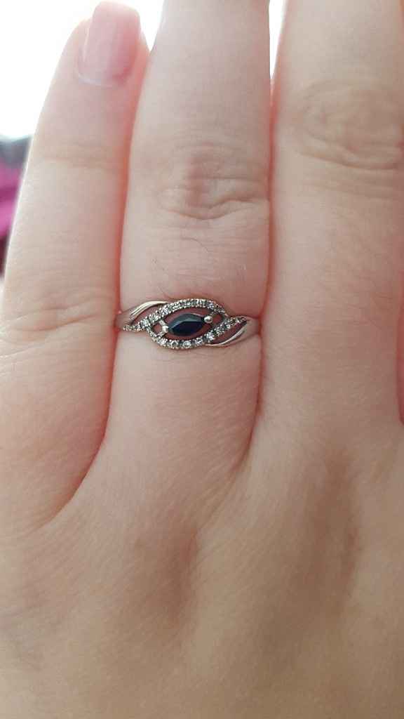 Jacques a dit : "Montre ta bague de fiançailles" ! - 1