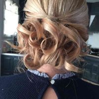Recherche coiffure avec voile sur la nuque - 1