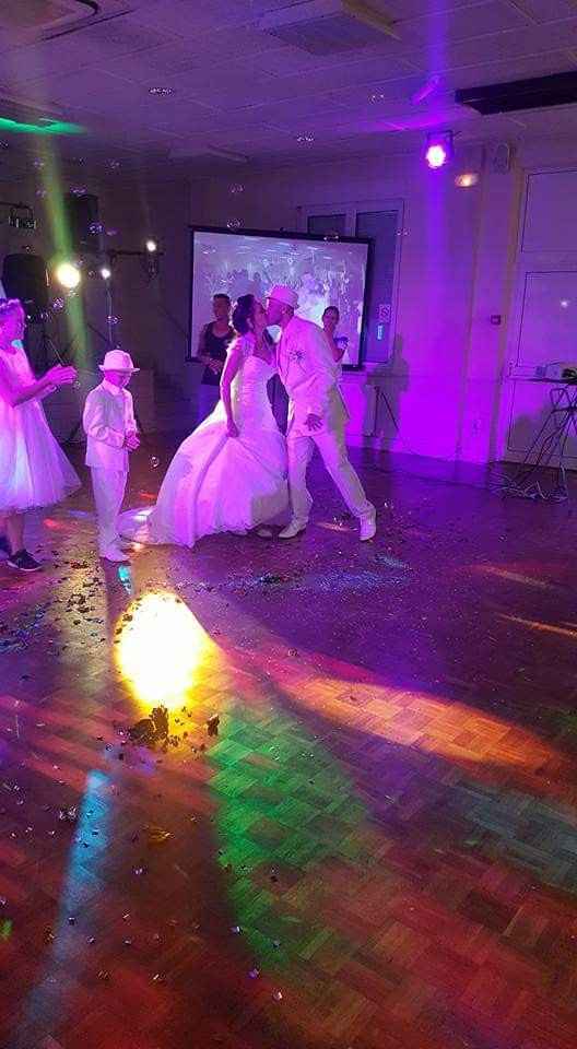 à notre mariage est passé c'était le 22 juillet - 2