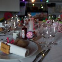 détail table gourmandise fuchsia