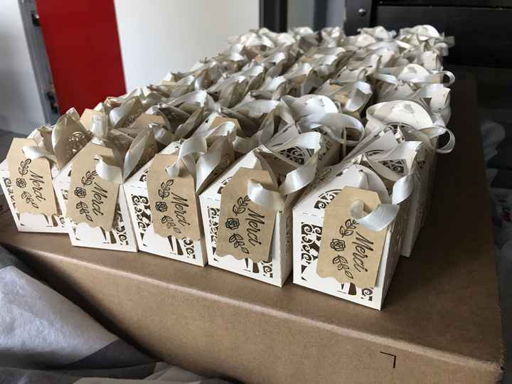 Boîtes pour les cadeaux des invités - 1