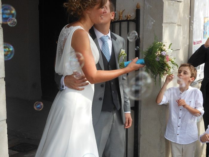 Mia, un peu le dos de la robe