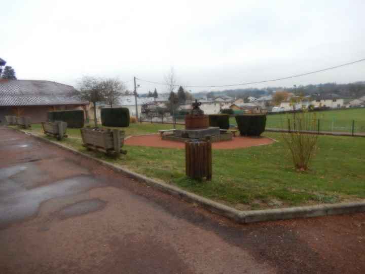 Notre salle-l'extérieur