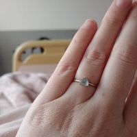 Jacques a dit : "Montre ta bague de fiançailles" ! - 1