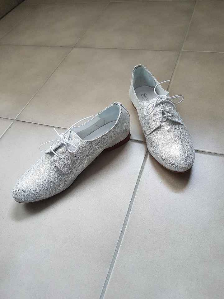 à la recherche de chaussure plate - 1