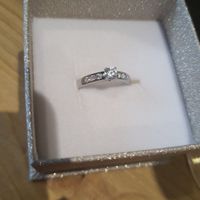 Ta bague de fiançailles sur le Pinterest de Mariages.net ça t'intéresse ? ❤️ - 1