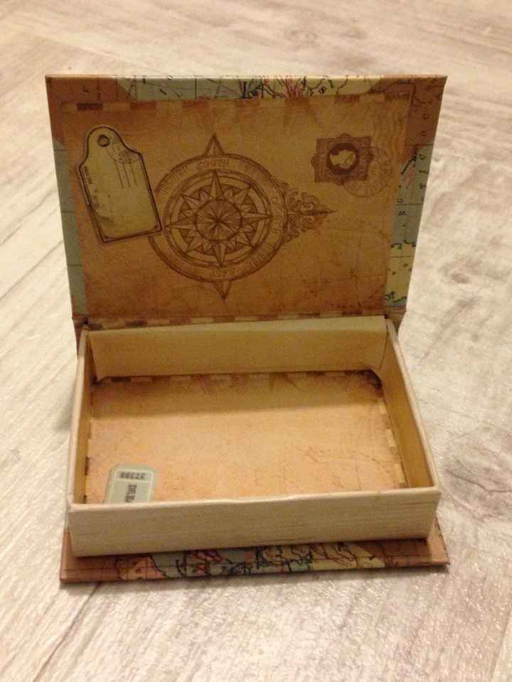 Le porte-alliances ouvert 