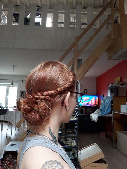 Quelle coiffure avec une robe dos nu ?? 2