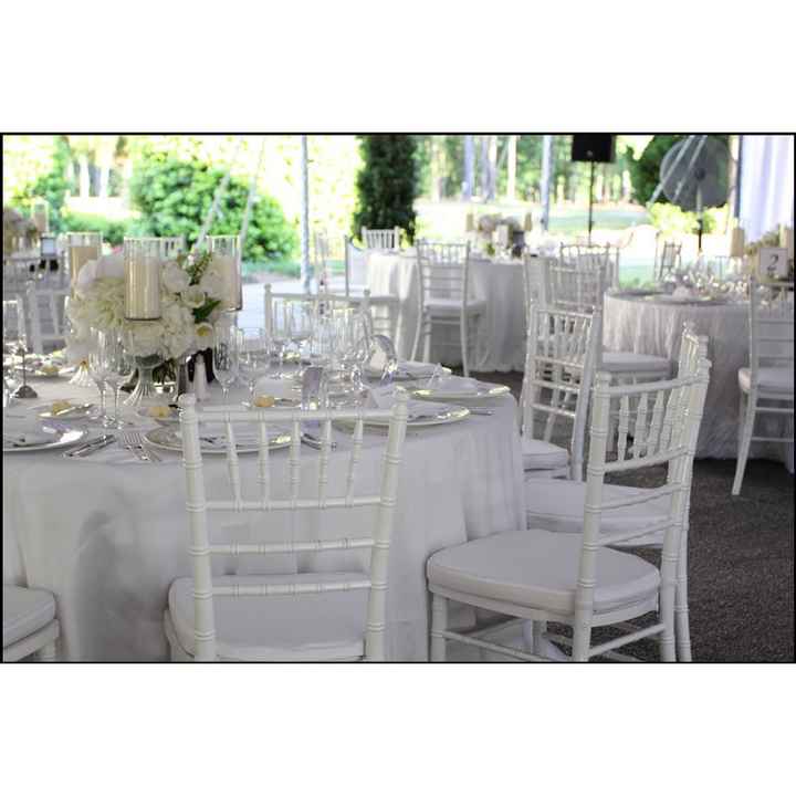 Chaises chivari blanches