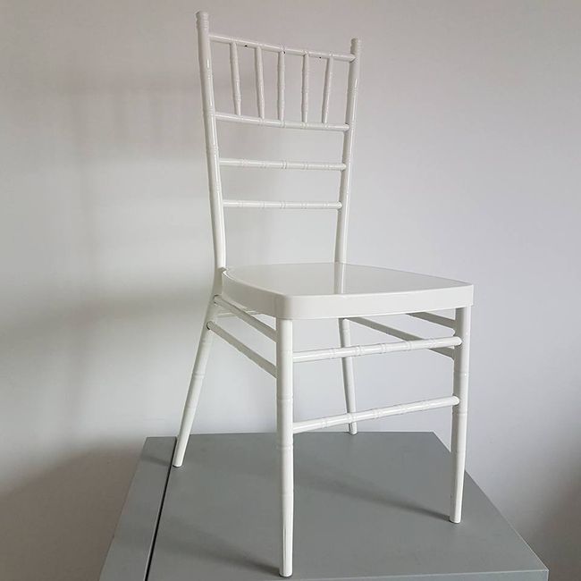 Chaise style Napoléon avec les galettes assises confort en plus