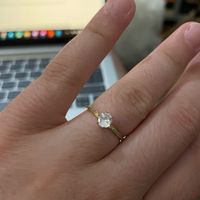 Qui porte une bague de fiançailles ? - 1