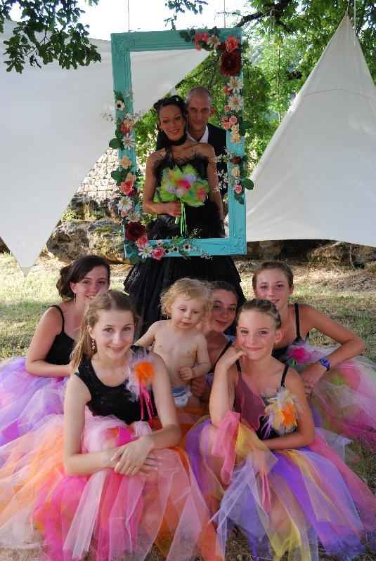 les mariés et les demoiselles d'honneur