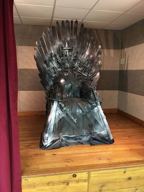  Notre trône got - 1