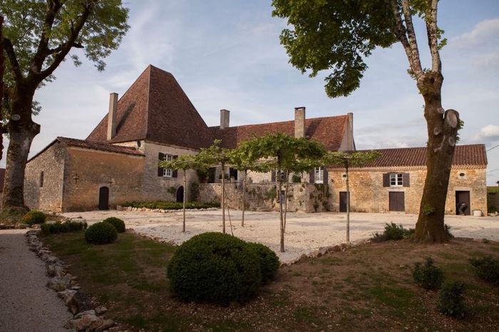 Cérémonie(ce n'est pas une arche mais il y aura de la déco ,voilage , fleurs)
