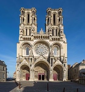  La cathédrale ou on va enfiiiin se dire oui 😍😍 - 1
