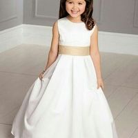 Robe de cortège pour petite fille. - 1