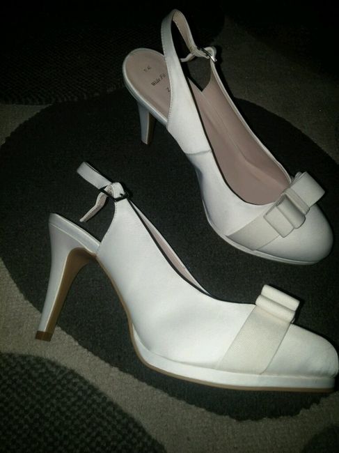 A vos chaussures !! Montrez-moi, vos jolis souliers - 1