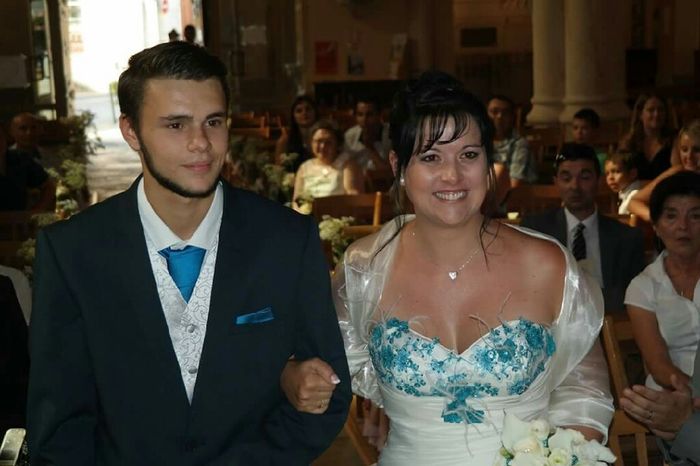 Entree dans l eglise avec mon fils - 1