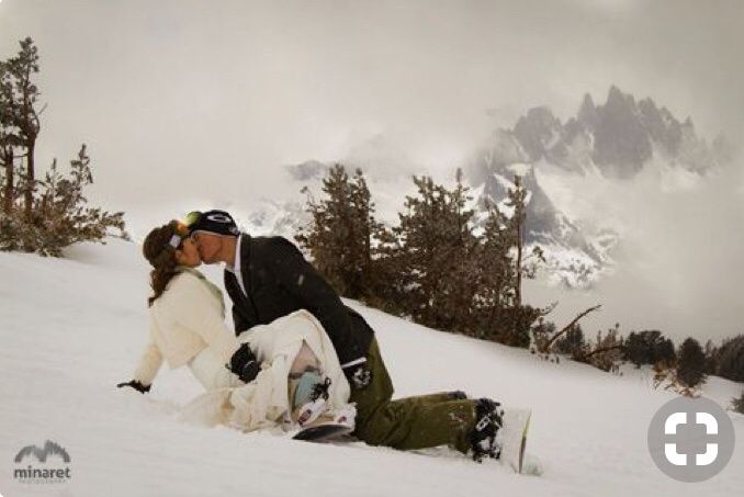 Des photos de couples sous la neige ❄️ 5