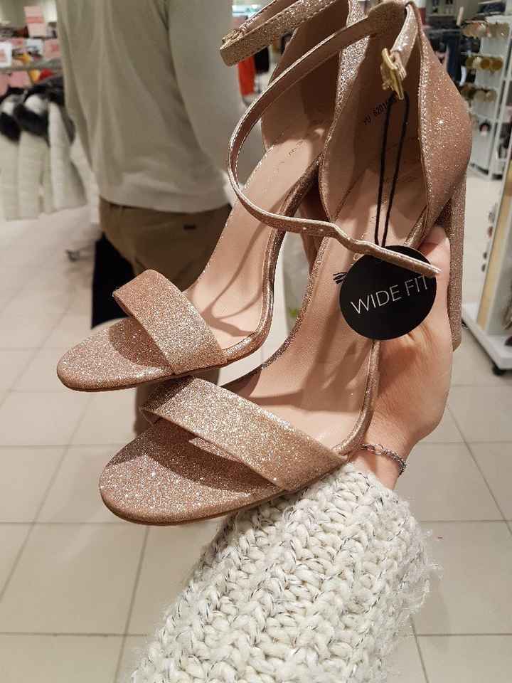 Changement de chaussures à 3 mois du mariage - 1