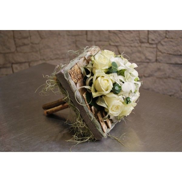 Different style de bouquet avec robe - 4