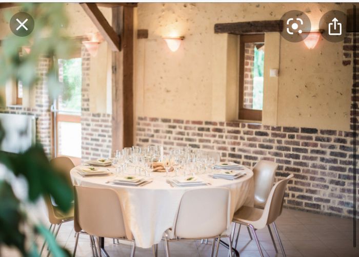 Domaine du bois Vinet, salle avec tables 1