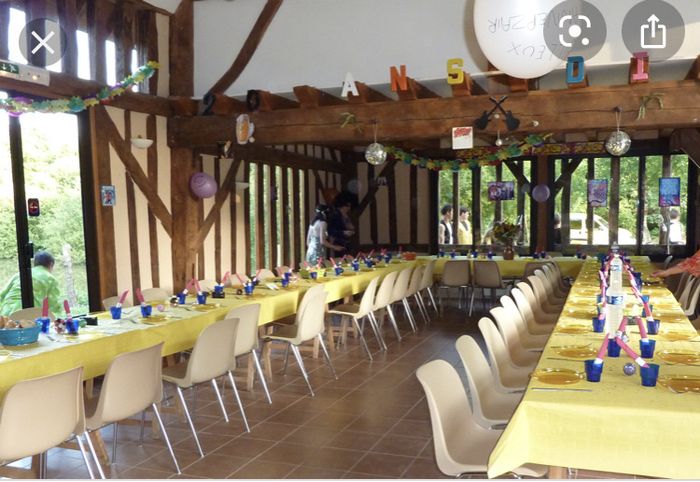 Domaine du bois Vinet, salle avec tables 3