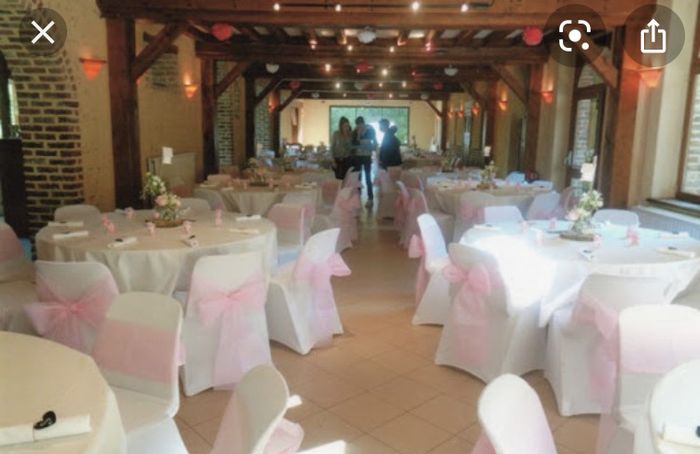 Domaine du bois Vinet, salle avec tables 5