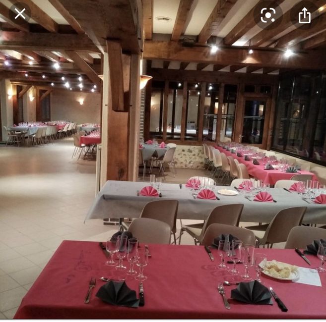 Domaine du bois Vinet, salle avec tables 6