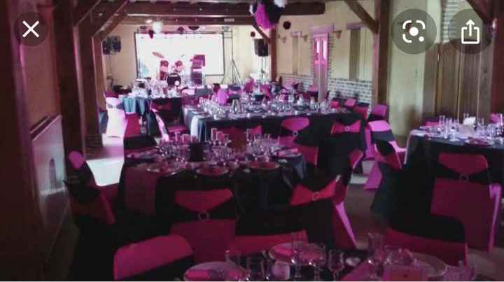 Domaine du bois Vinet, salle avec tables - 2