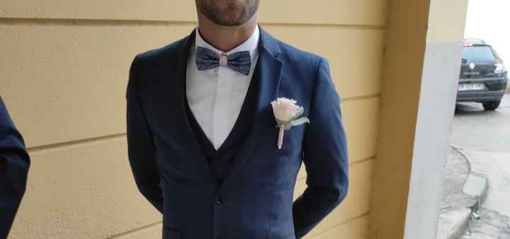 👩‍💻 Boutonnière homme - 1