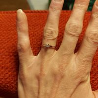 Ta bague de fiançailles sur le Pinterest de Mariages.net ça t'intéresse ? ❤️ - 1