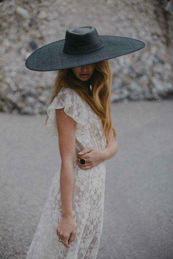 Une mariée en chapeau - 7