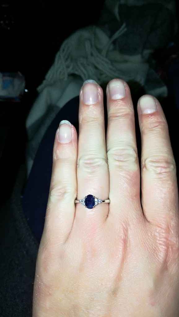  Ma bague de fiançailles... - 1